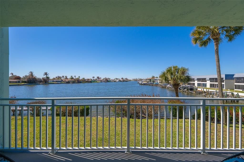 For Sale: $350,000 (2 beds, 2 baths, 1234 Square Feet)