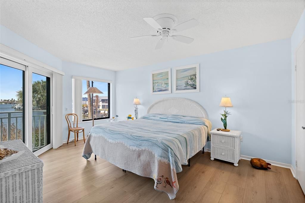 For Sale: $350,000 (2 beds, 2 baths, 1234 Square Feet)