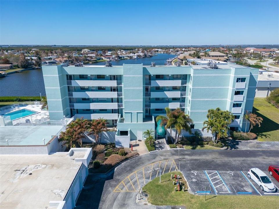 For Sale: $350,000 (2 beds, 2 baths, 1234 Square Feet)