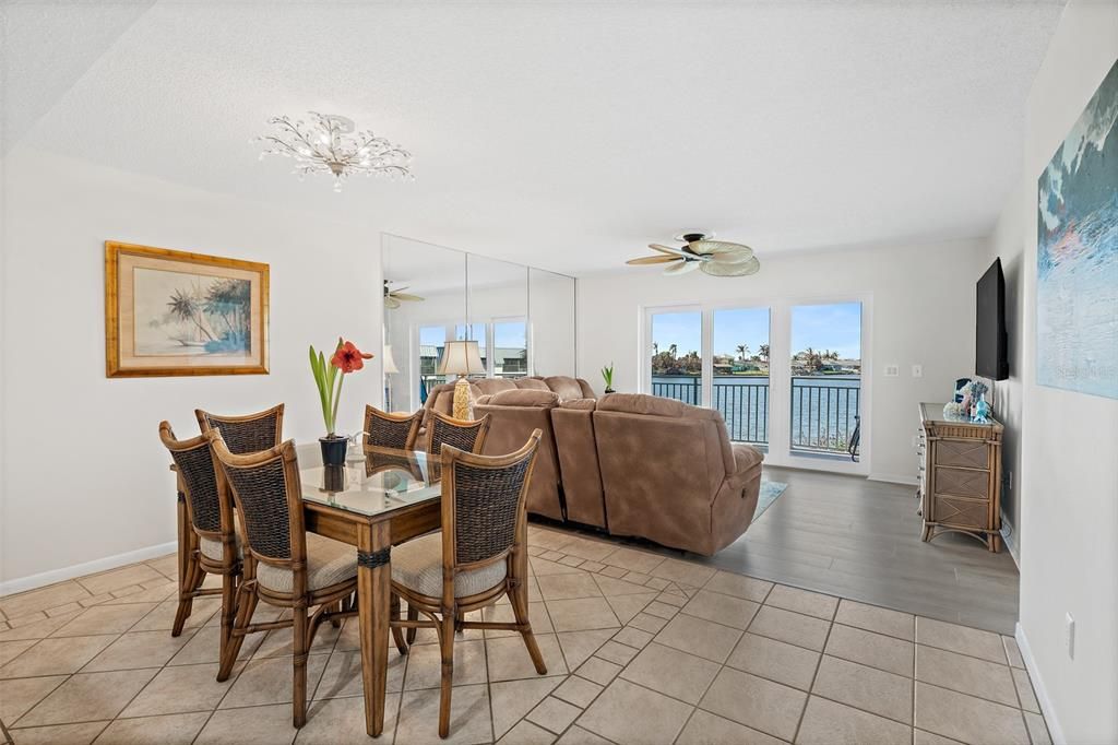 For Sale: $350,000 (2 beds, 2 baths, 1234 Square Feet)