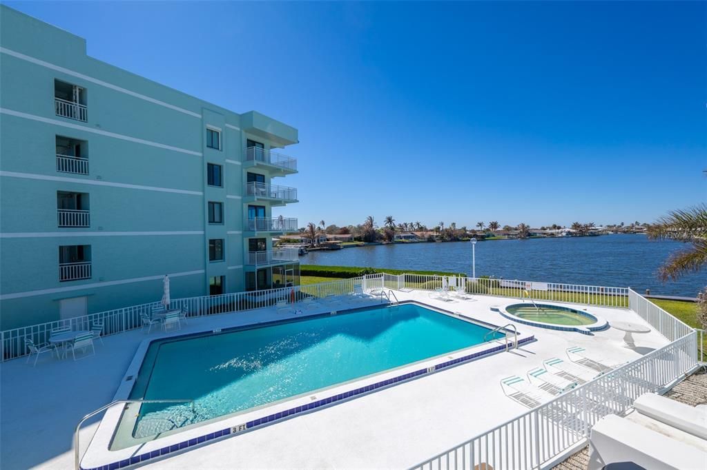 For Sale: $350,000 (2 beds, 2 baths, 1234 Square Feet)