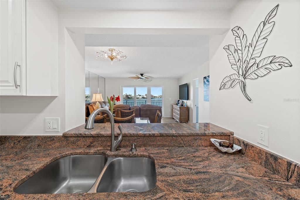 For Sale: $350,000 (2 beds, 2 baths, 1234 Square Feet)