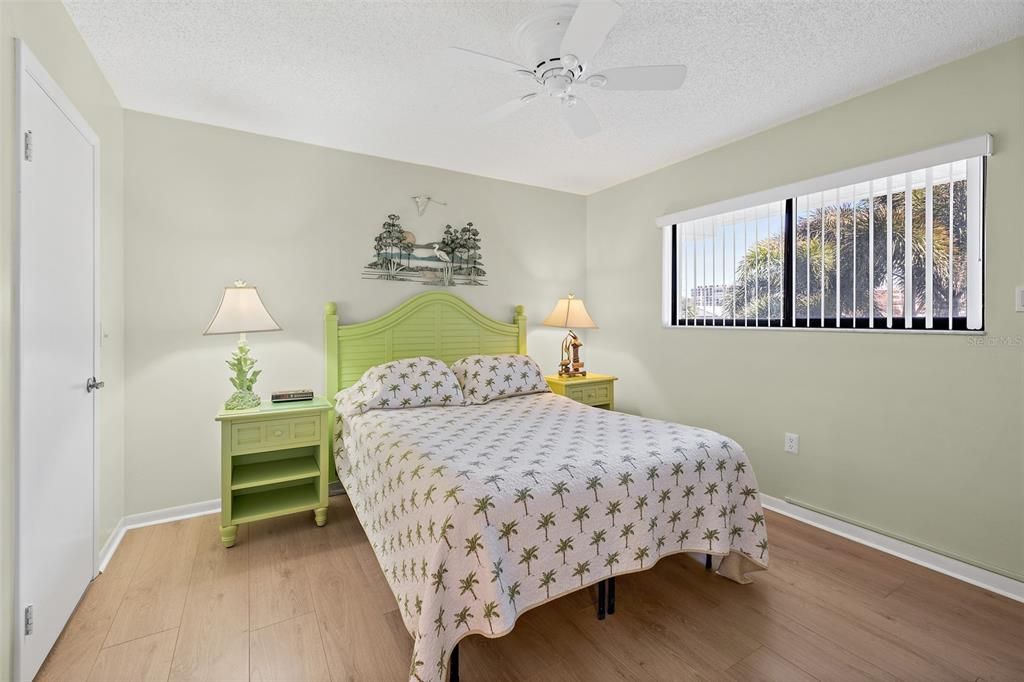 For Sale: $350,000 (2 beds, 2 baths, 1234 Square Feet)