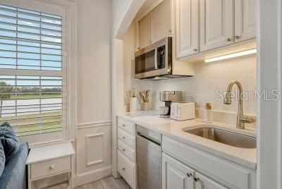 For Rent: $2,250 (1 beds, 1 baths, 623 Square Feet)