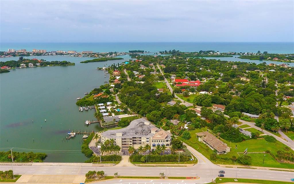 For Sale: $649,900 (2 beds, 2 baths, 1642 Square Feet)
