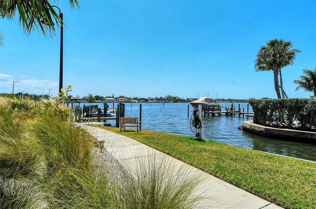 For Sale: $649,900 (2 beds, 2 baths, 1642 Square Feet)