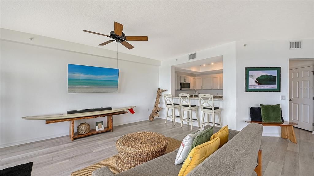 For Sale: $649,900 (2 beds, 2 baths, 1642 Square Feet)