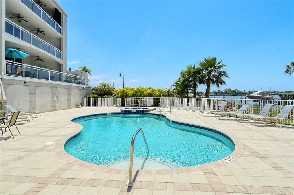 For Sale: $649,900 (2 beds, 2 baths, 1642 Square Feet)