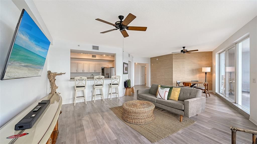 For Sale: $649,900 (2 beds, 2 baths, 1642 Square Feet)
