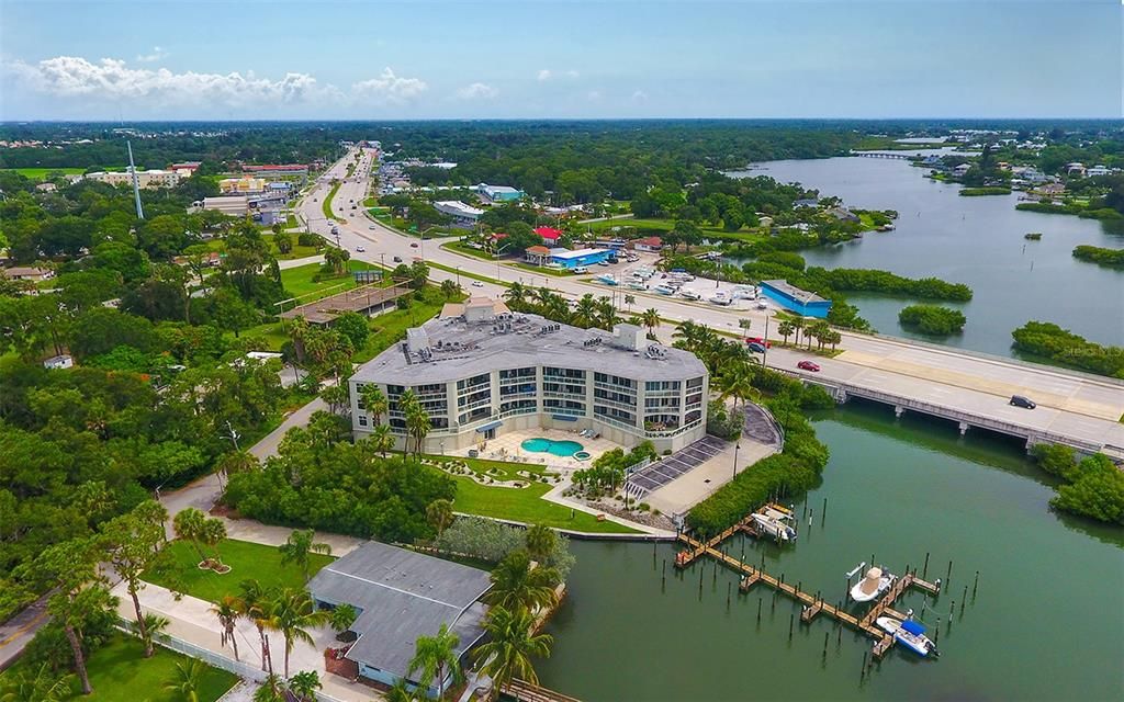 For Sale: $649,900 (2 beds, 2 baths, 1642 Square Feet)