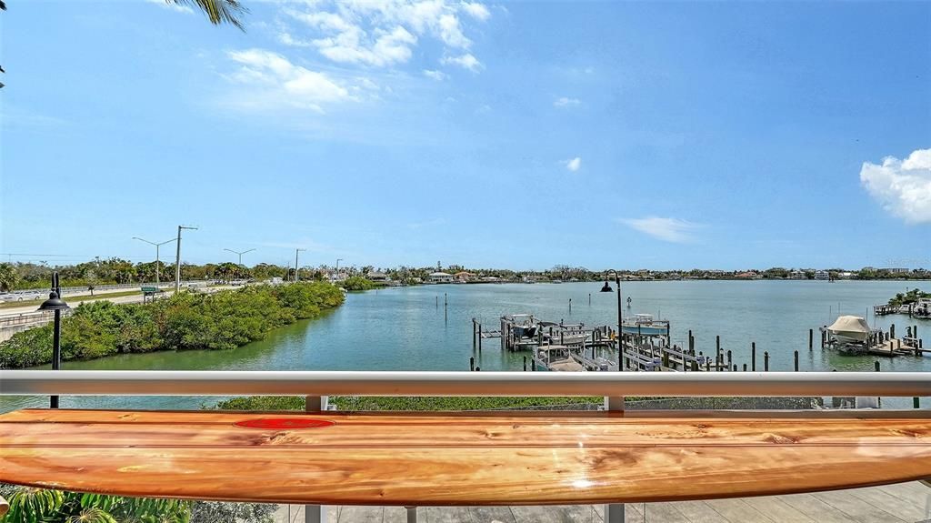 For Sale: $649,900 (2 beds, 2 baths, 1642 Square Feet)