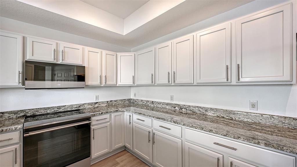 For Sale: $649,900 (2 beds, 2 baths, 1642 Square Feet)