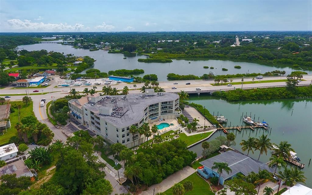 For Sale: $649,900 (2 beds, 2 baths, 1642 Square Feet)