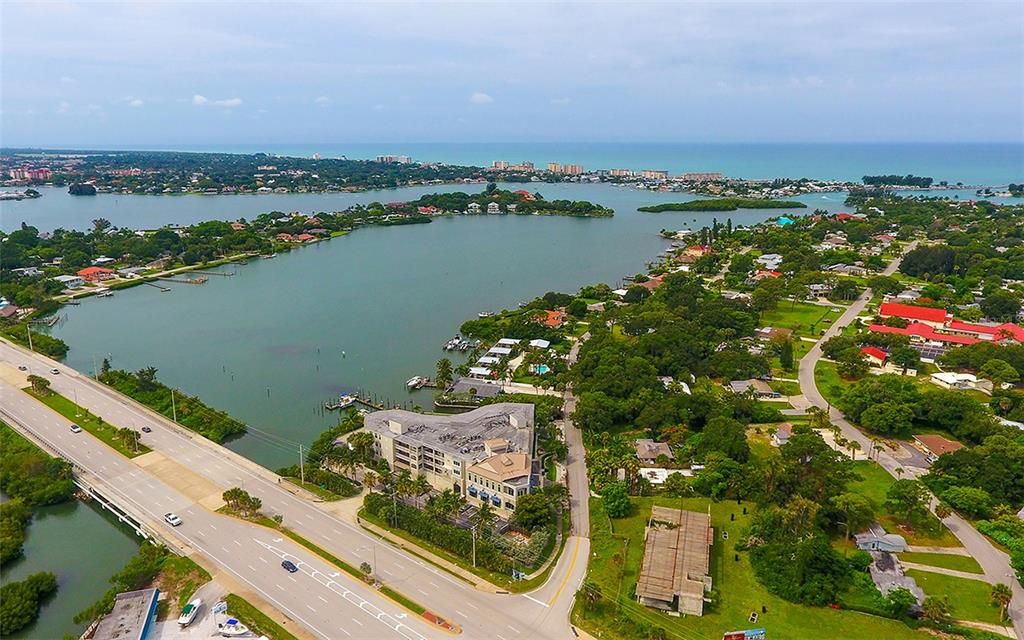 For Sale: $649,900 (2 beds, 2 baths, 1642 Square Feet)