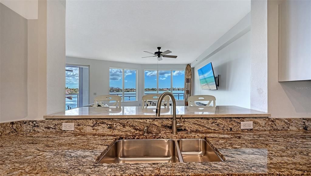 For Sale: $649,900 (2 beds, 2 baths, 1642 Square Feet)