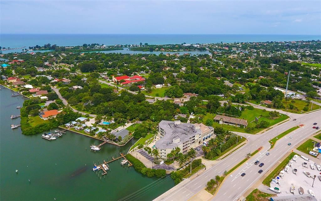 For Sale: $649,900 (2 beds, 2 baths, 1642 Square Feet)