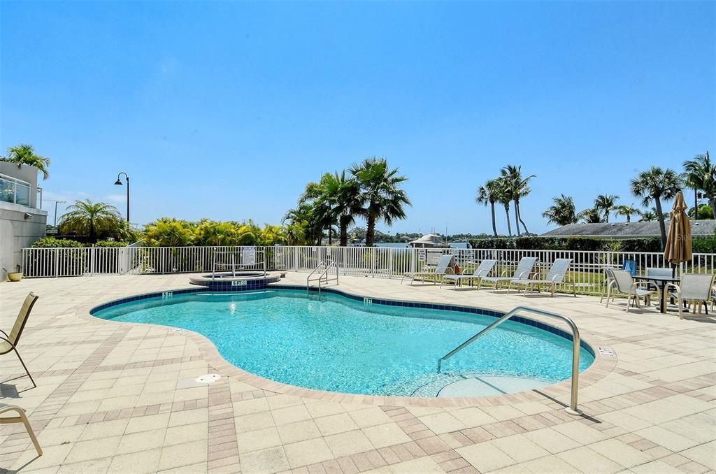 For Sale: $649,900 (2 beds, 2 baths, 1642 Square Feet)
