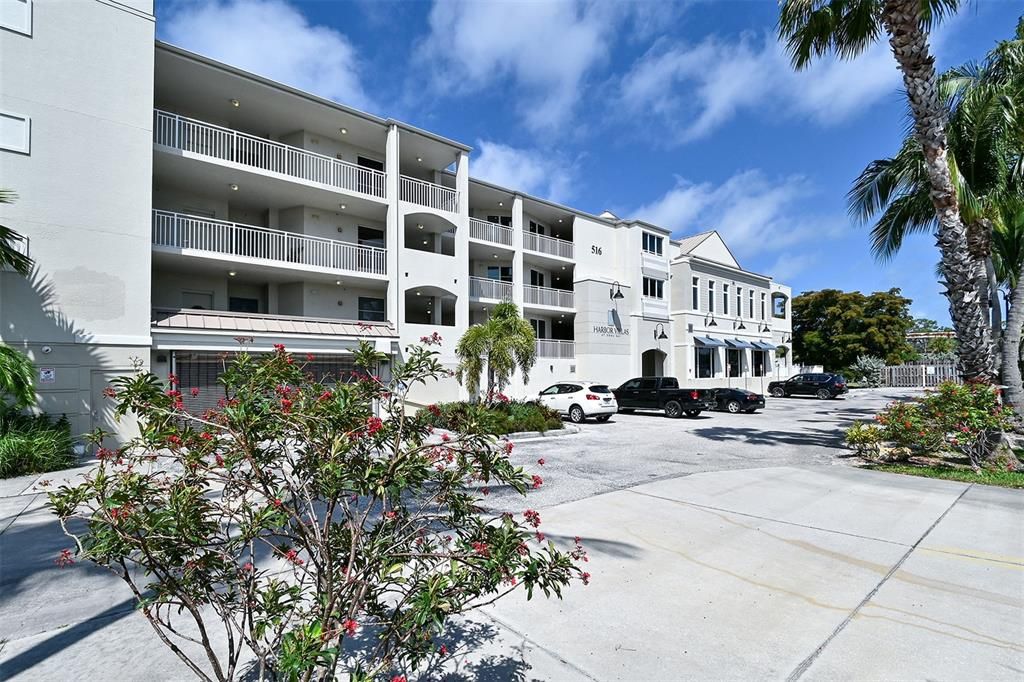 For Sale: $649,900 (2 beds, 2 baths, 1642 Square Feet)