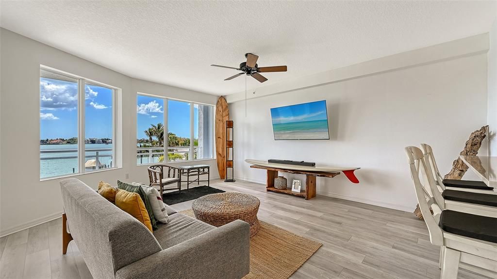 For Sale: $649,900 (2 beds, 2 baths, 1642 Square Feet)
