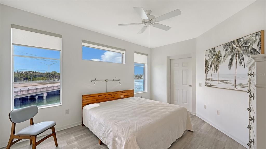 For Sale: $649,900 (2 beds, 2 baths, 1642 Square Feet)