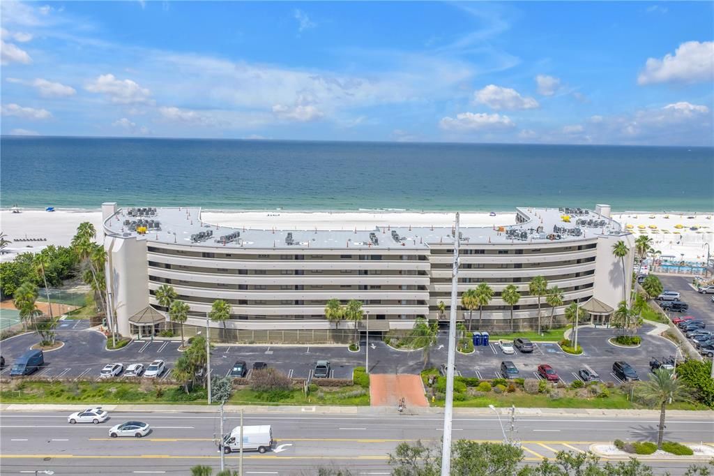 Vendido Recientemente: $1,200,000 (3 camas, 2 baños, 1692 Pies cuadrados)
