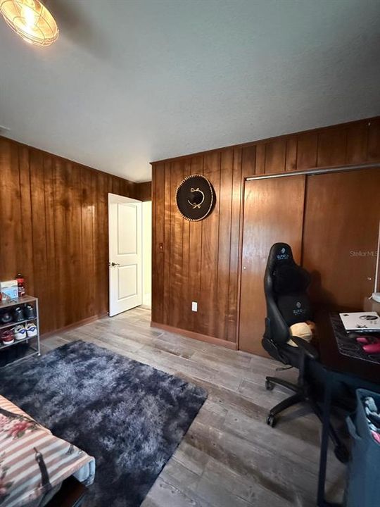 Под контрактом: $599,990 (4 спален, 2 ванн, 2329 Квадратных фут)
