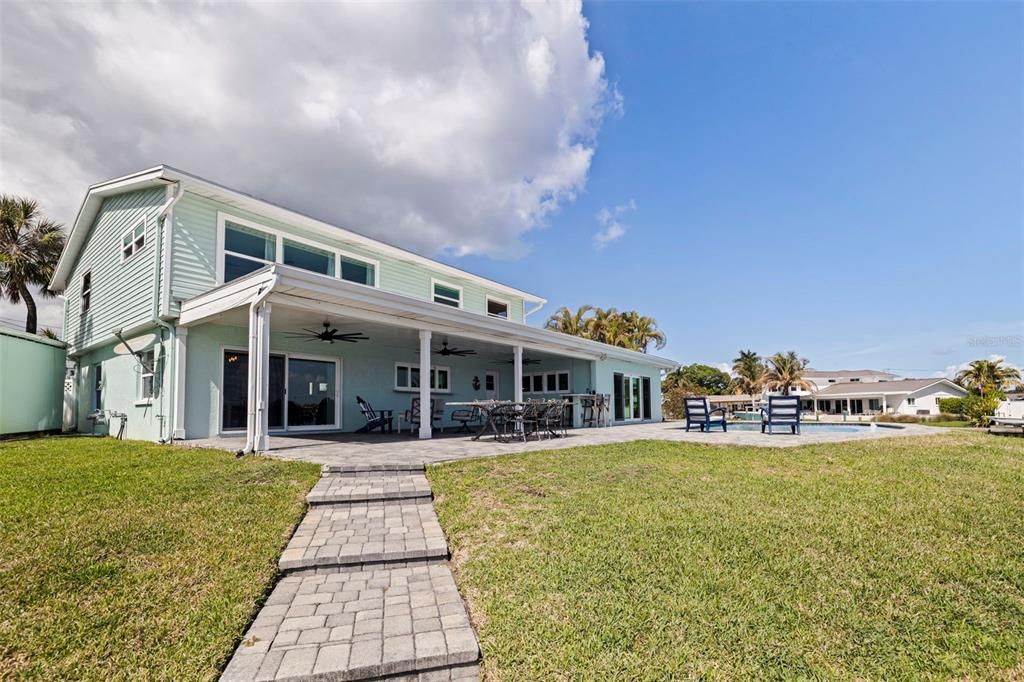 Activo con contrato: $1,850,000 (4 camas, 3 baños, 3311 Pies cuadrados)