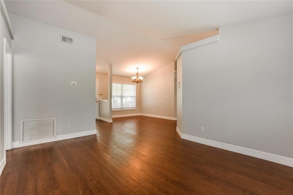 Activo con contrato: $360,000 (3 camas, 2 baños, 1794 Pies cuadrados)