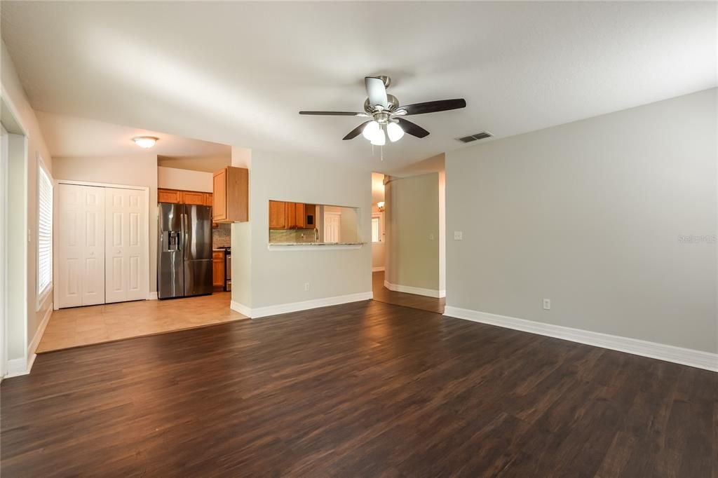 Activo con contrato: $360,000 (3 camas, 2 baños, 1794 Pies cuadrados)
