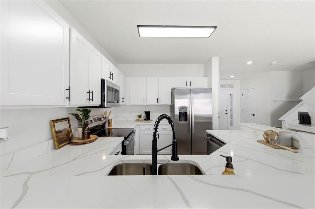 Под контрактом: $217,000 (3 спален, 2 ванн, 1387 Квадратных фут)