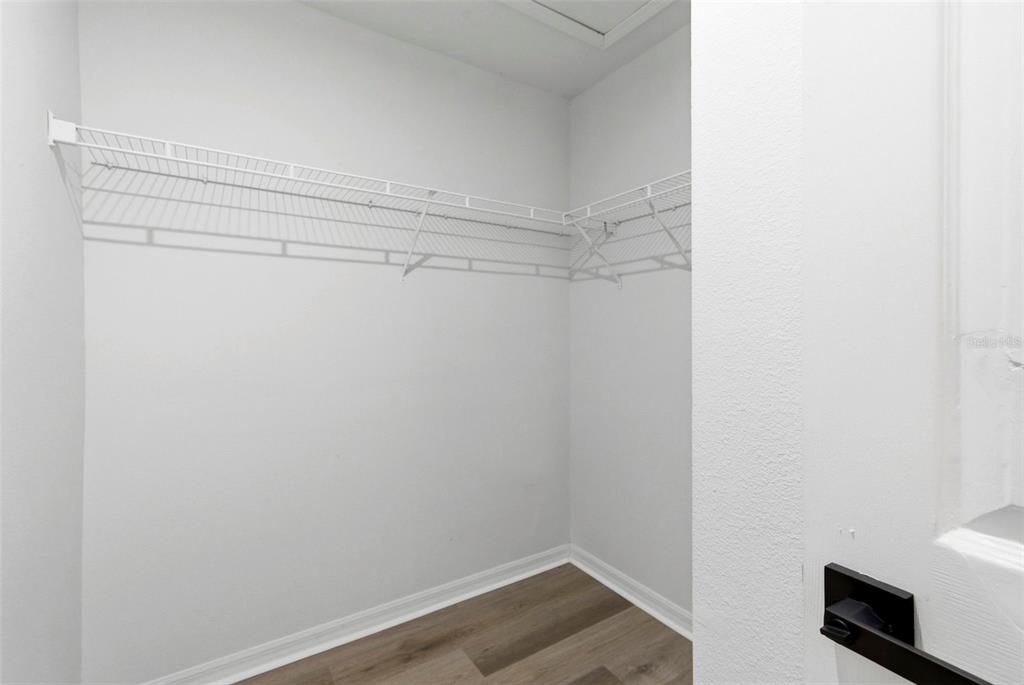 Под контрактом: $217,000 (3 спален, 2 ванн, 1387 Квадратных фут)