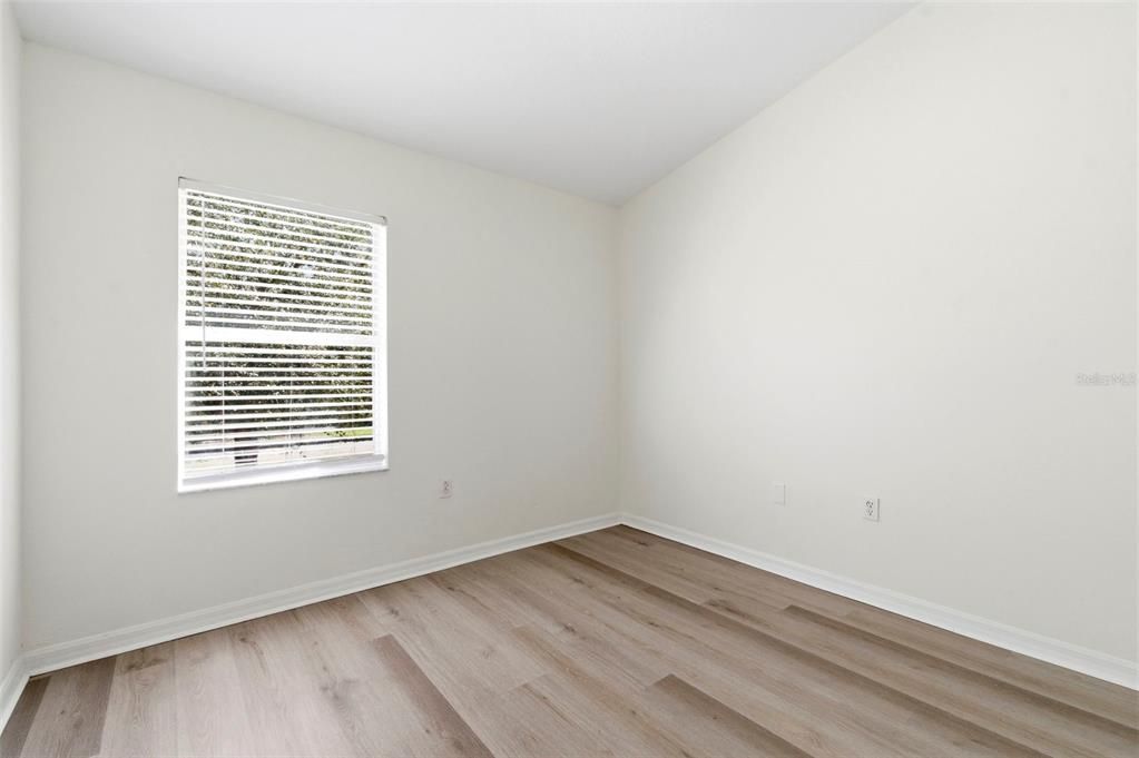 Под контрактом: $217,000 (3 спален, 2 ванн, 1387 Квадратных фут)