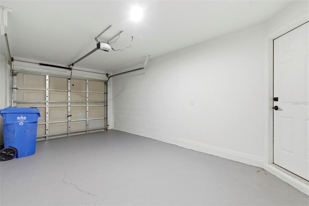 Под контрактом: $217,000 (3 спален, 2 ванн, 1387 Квадратных фут)