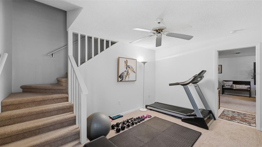 На продажу: $299,900 (2 спален, 2 ванн, 1385 Квадратных фут)