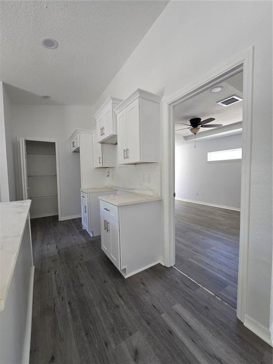Activo con contrato: $260,000 (3 camas, 2 baños, 1396 Pies cuadrados)