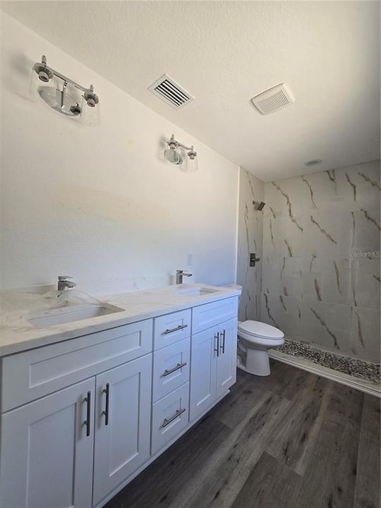 Activo con contrato: $260,000 (3 camas, 2 baños, 1396 Pies cuadrados)
