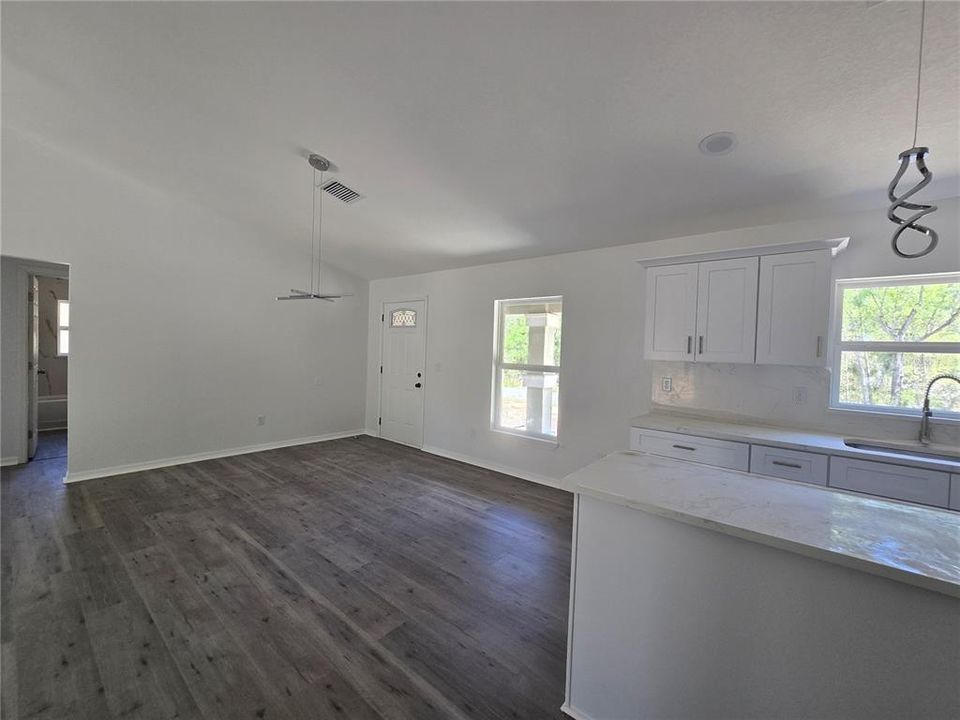 Activo con contrato: $260,000 (3 camas, 2 baños, 1396 Pies cuadrados)
