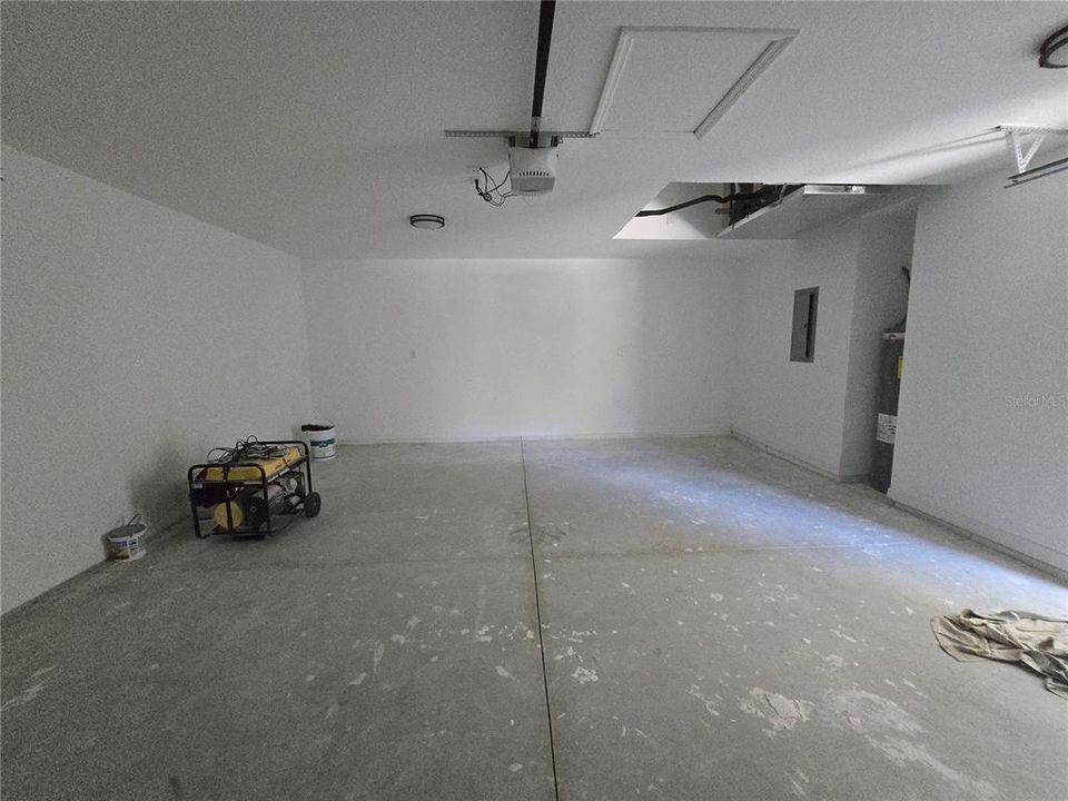 Activo con contrato: $260,000 (3 camas, 2 baños, 1396 Pies cuadrados)