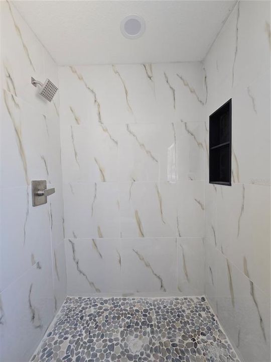 Activo con contrato: $260,000 (3 camas, 2 baños, 1396 Pies cuadrados)