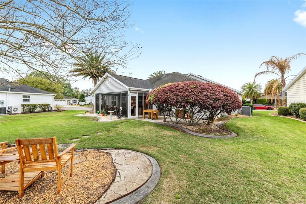 Activo con contrato: $414,000 (3 camas, 2 baños, 1560 Pies cuadrados)