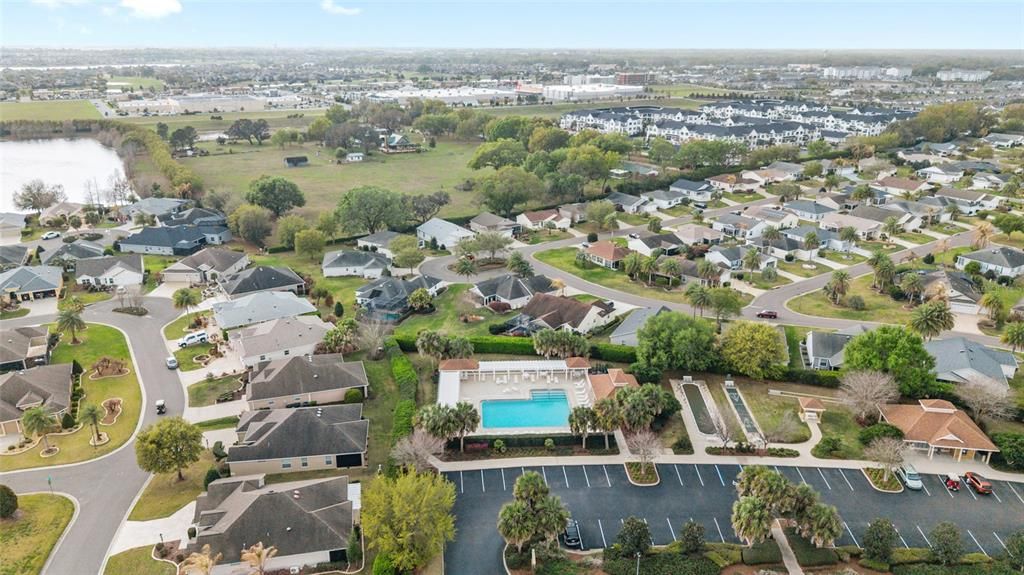 Activo con contrato: $414,000 (3 camas, 2 baños, 1560 Pies cuadrados)