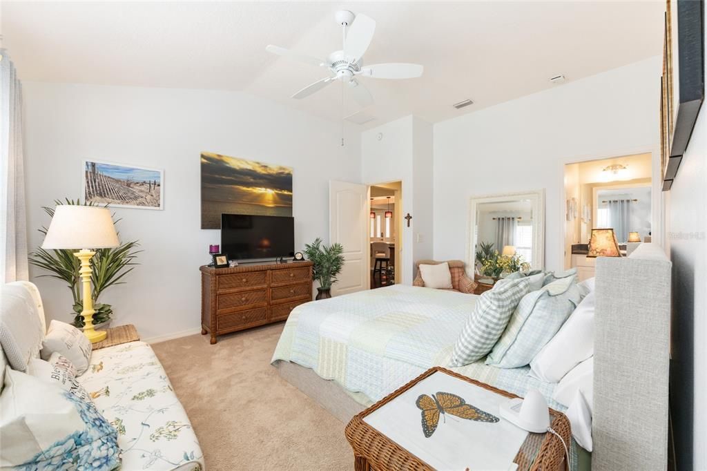 Activo con contrato: $414,000 (3 camas, 2 baños, 1560 Pies cuadrados)