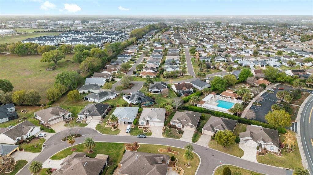 Activo con contrato: $414,000 (3 camas, 2 baños, 1560 Pies cuadrados)