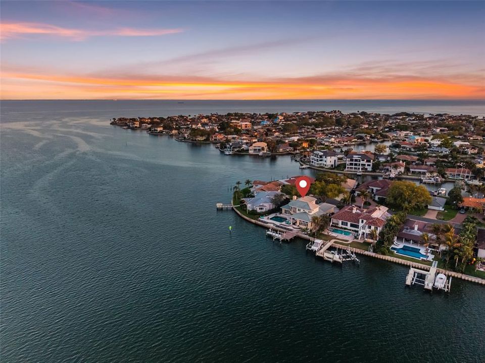For Sale: $4,250,000 (4 beds, 4 baths, 4814 Square Feet)