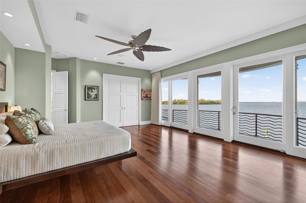 For Sale: $4,250,000 (4 beds, 4 baths, 4814 Square Feet)