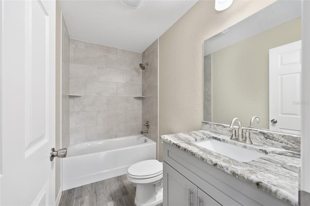 Active With Contract: $215,000 (3 beds, 2 baths, 1091 Square Feet)