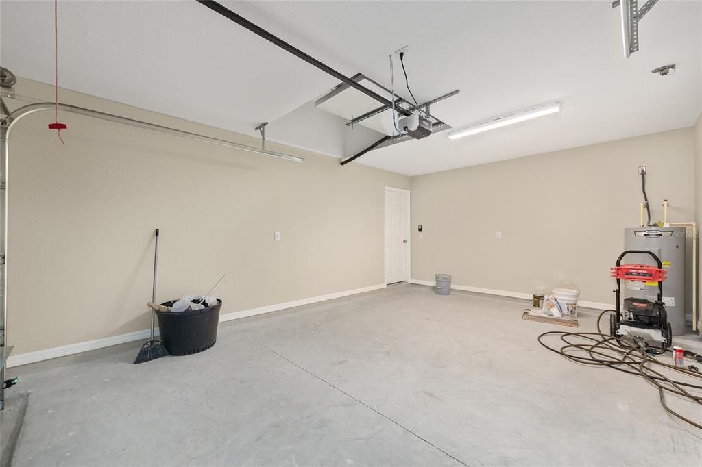 Active With Contract: $215,000 (3 beds, 2 baths, 1091 Square Feet)
