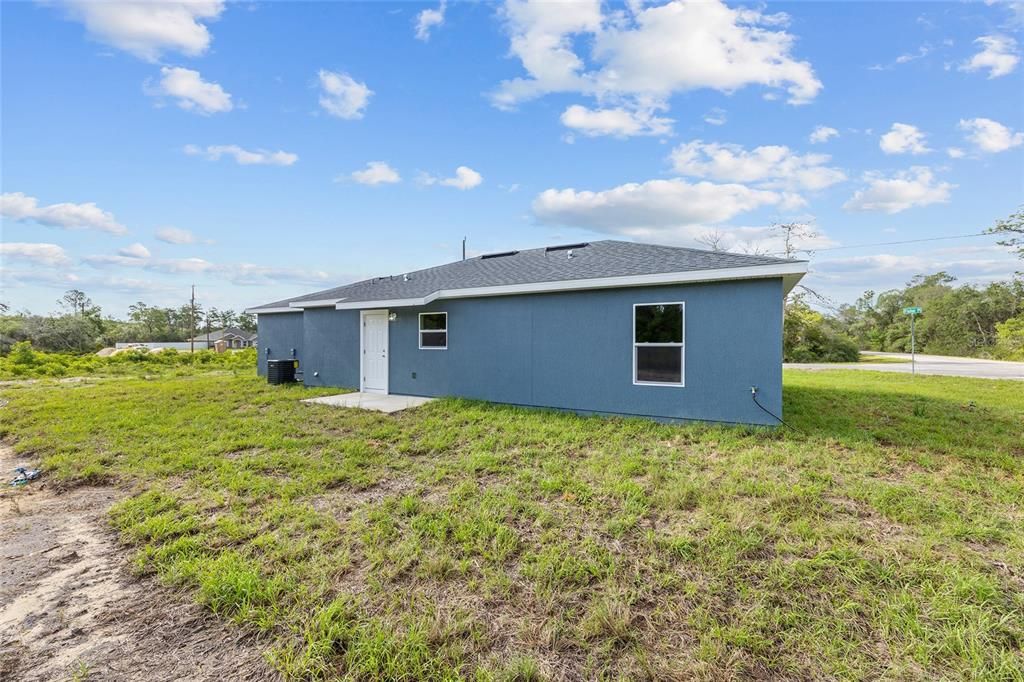Active With Contract: $215,000 (3 beds, 2 baths, 1091 Square Feet)