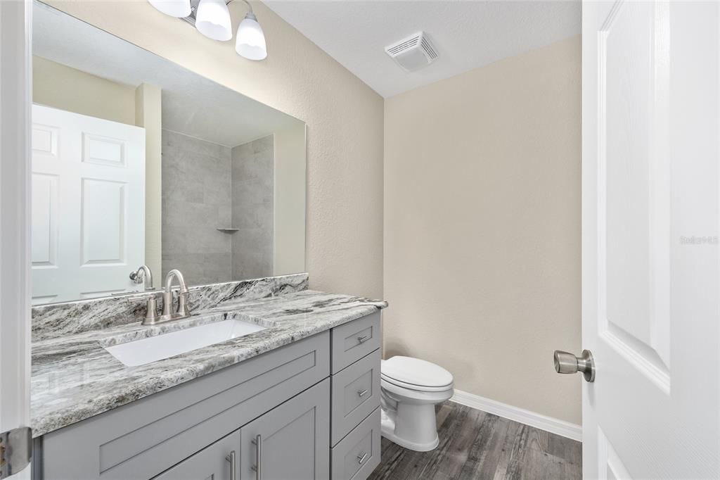Active With Contract: $215,000 (3 beds, 2 baths, 1091 Square Feet)