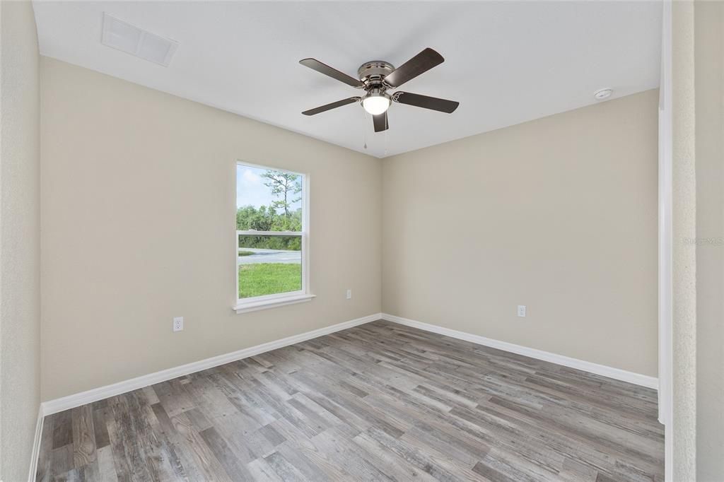 Active With Contract: $215,000 (3 beds, 2 baths, 1091 Square Feet)